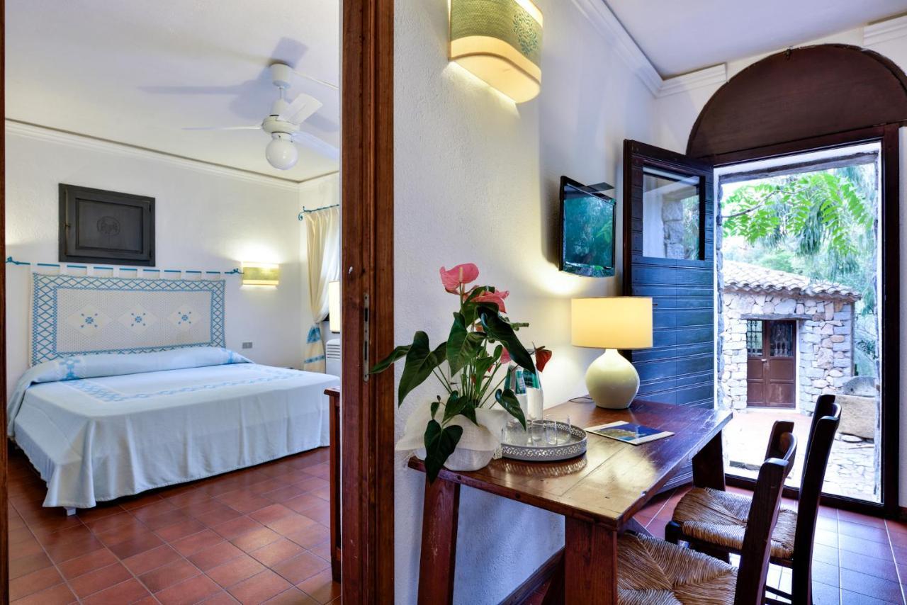 อาร์บาตักซ์ พาร์ค รีสอร์ต - บอร์โก กาลา โมเรสกา Hotel ภายนอก รูปภาพ