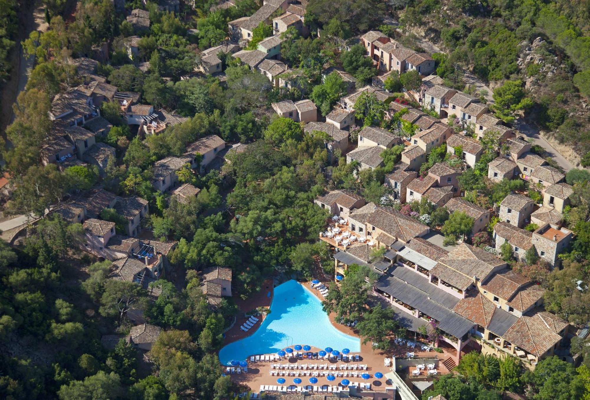 อาร์บาตักซ์ พาร์ค รีสอร์ต - บอร์โก กาลา โมเรสกา Hotel ภายนอก รูปภาพ