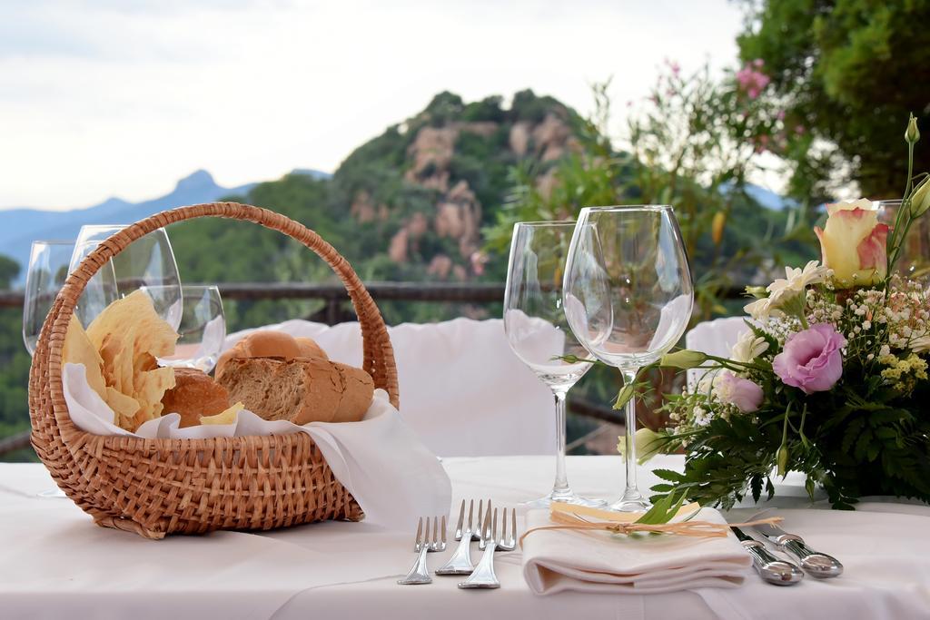 อาร์บาตักซ์ พาร์ค รีสอร์ต - บอร์โก กาลา โมเรสกา Hotel ภายนอก รูปภาพ